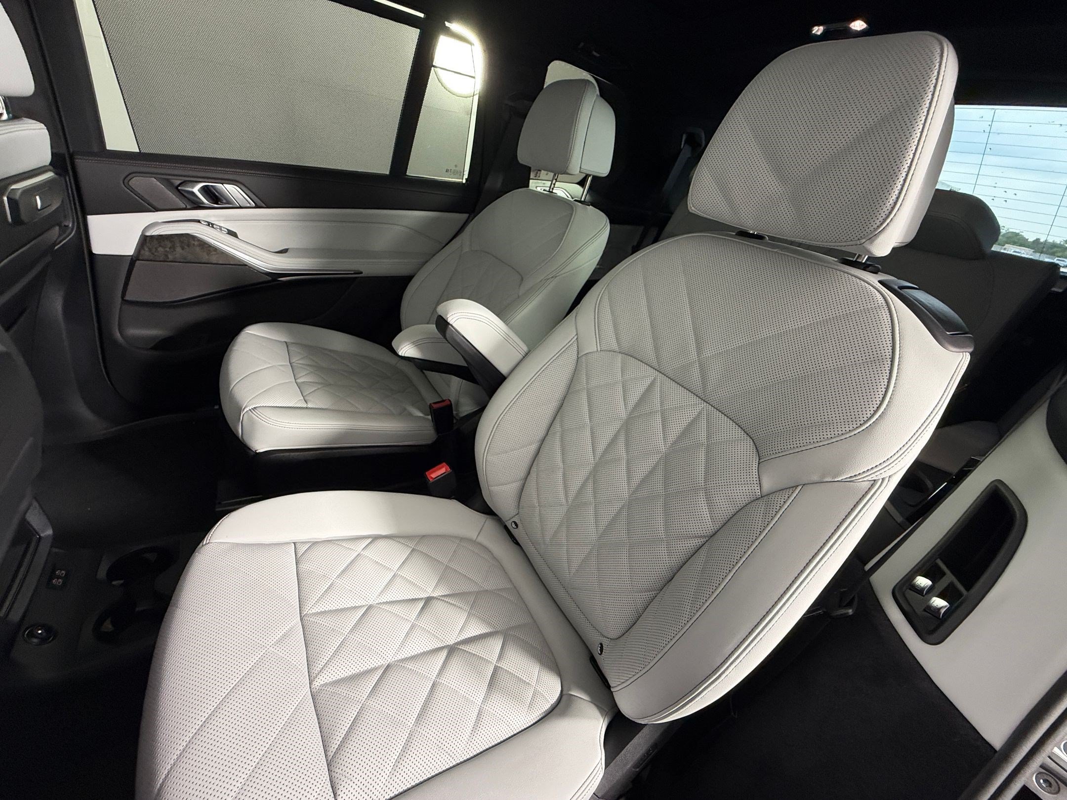 Used 2027 BMW X7 xDrive40i AWD/4WD image 21