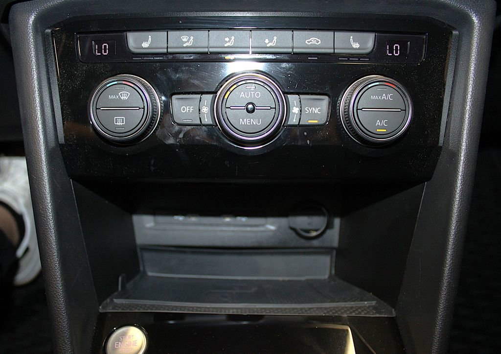 Used 2024 Volkswagen Taos SE AWD/4WD image 20
