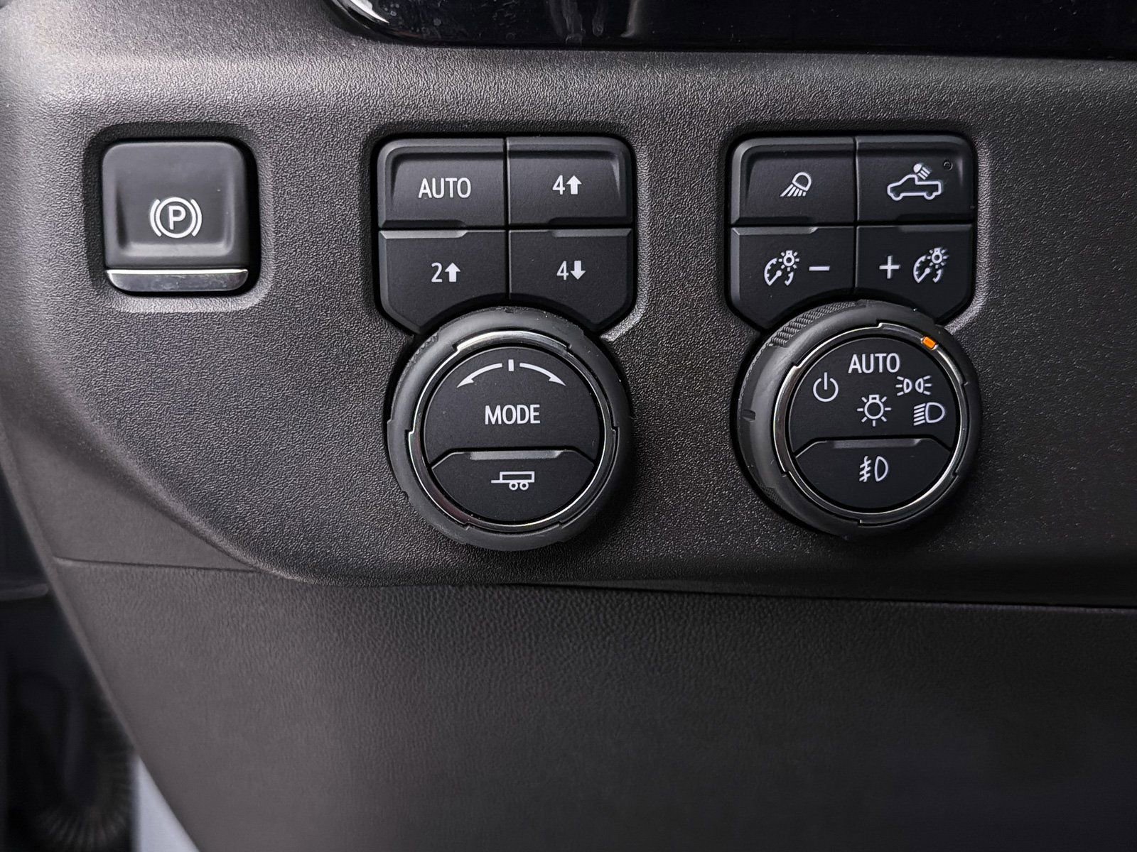 Used 2025 Chevrolet Silverado 1500 ZR2 w/ Technology Package image 22