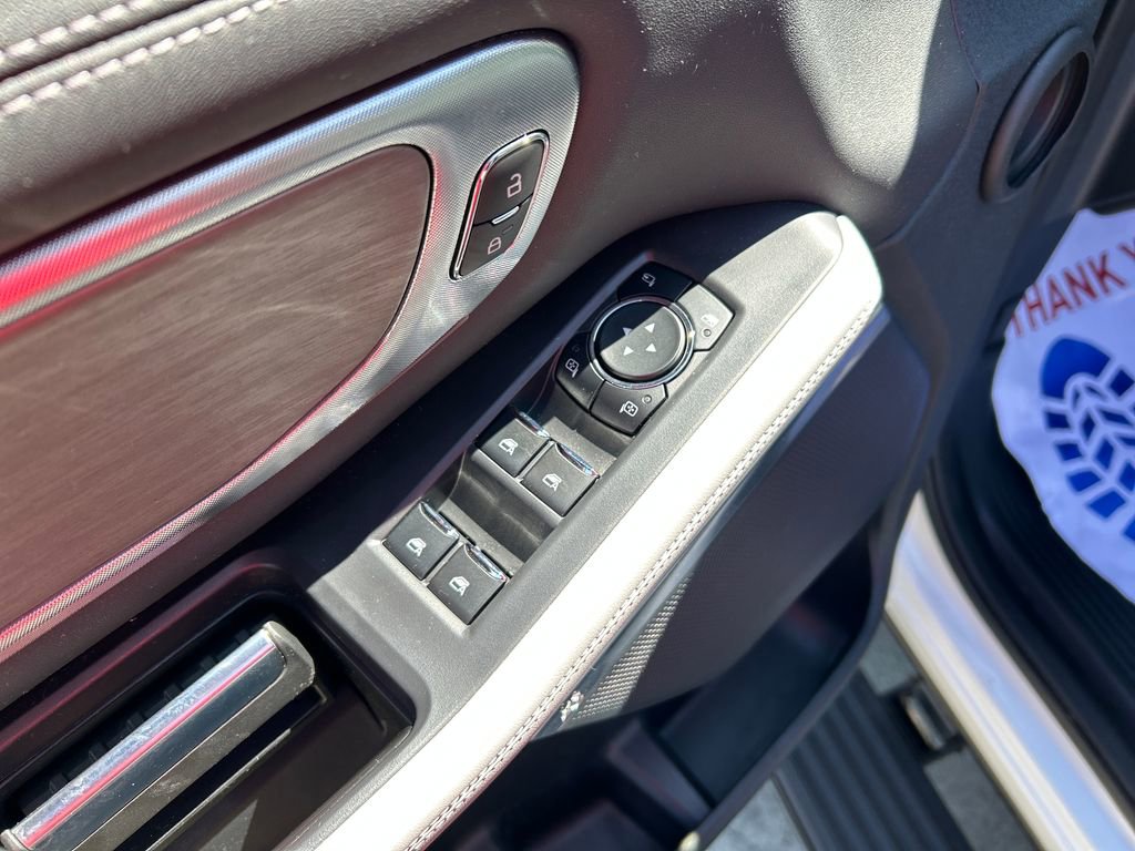 Used 2025 Ford Expedition Platinum image 13