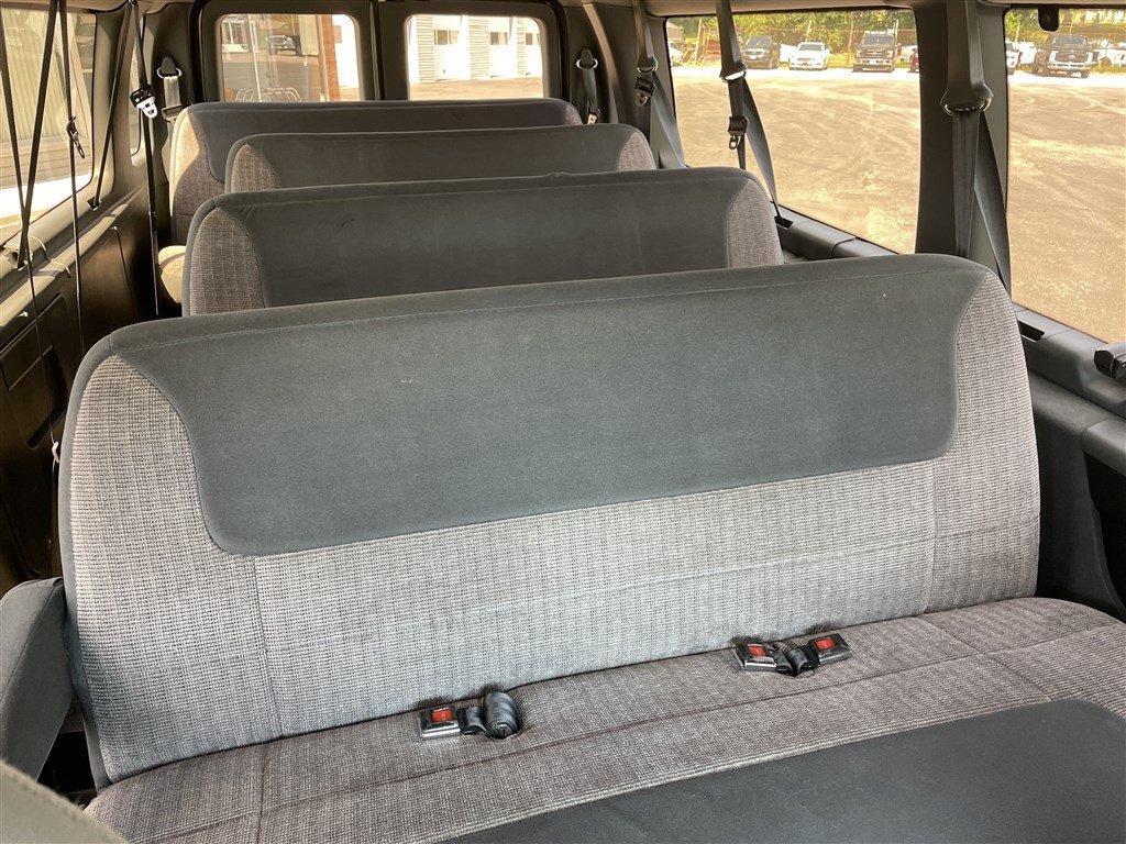 Used 1996 Ford E-350 and Econoline 350 Club Wagon RWD image 13