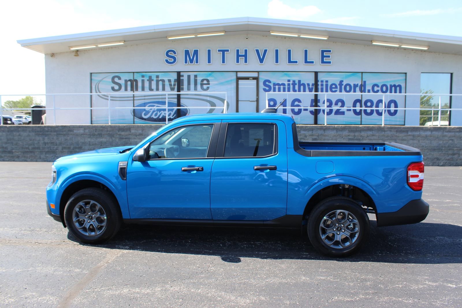 New 2025 Ford Maverick XLT image 2