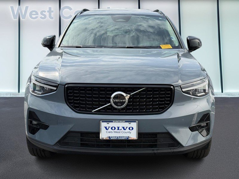 Used 2023 Volvo XC40 B5 Plus w/ Protection Package Premier AWD/4WD image 10