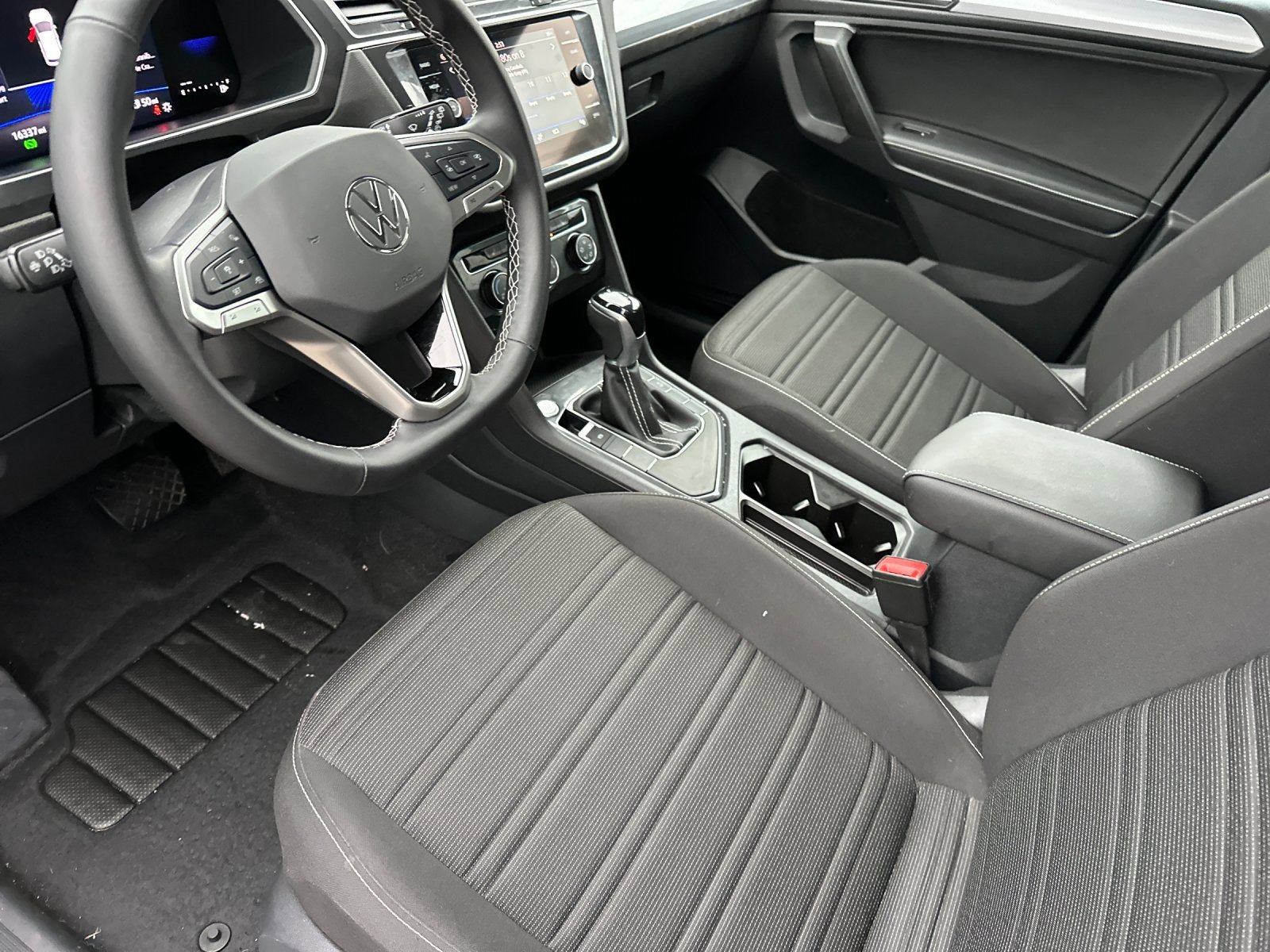 Used 2024 Volkswagen Tiguan S image 10