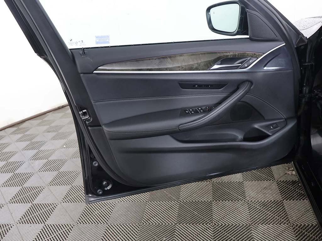 Used 2023 BMW 530i xDrive w/ Convenience Package image 23