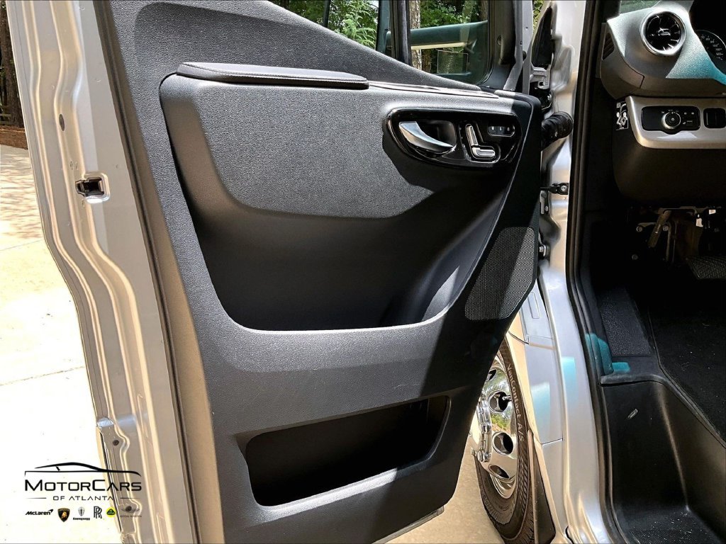 Used 2023 Mercedes-Benz Sprinter 4500 image 18