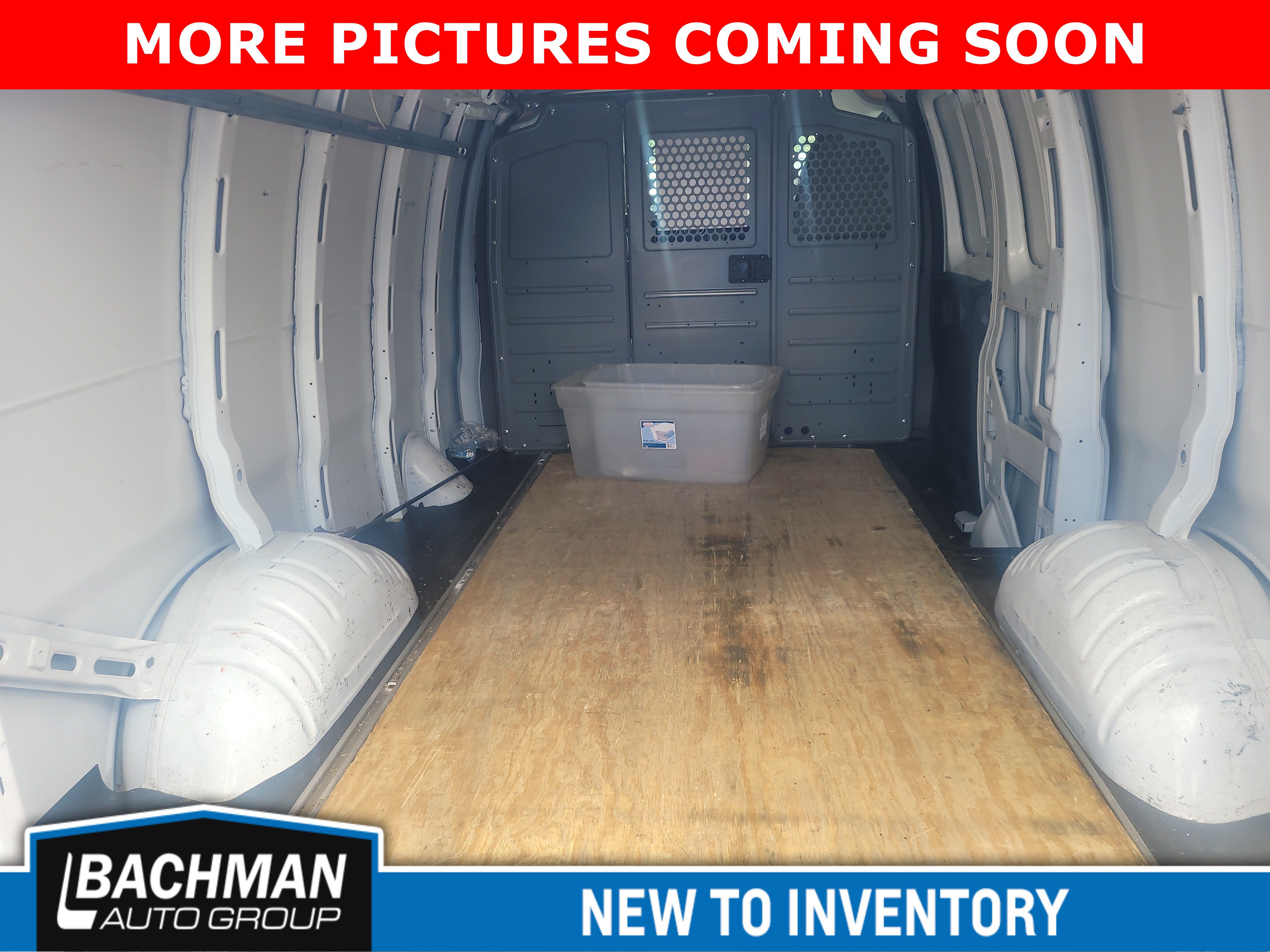 Used 2013 Chevrolet Express 2500 RWD image 12