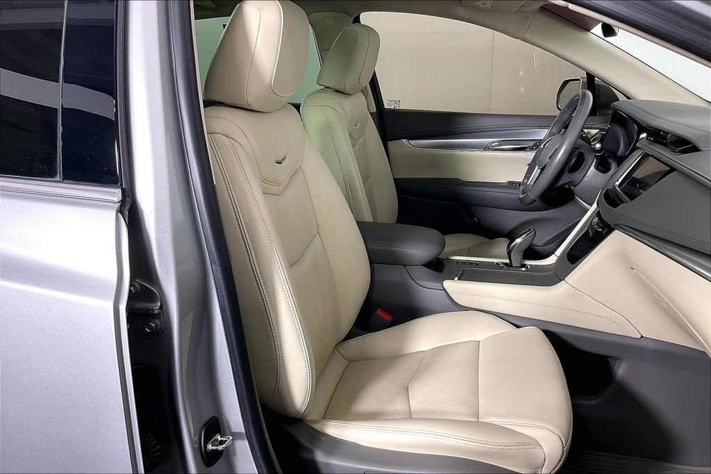 Used 2018 Cadillac XT5 Premium Luxury w/ Driver Assist Package AWD/4WD image 10