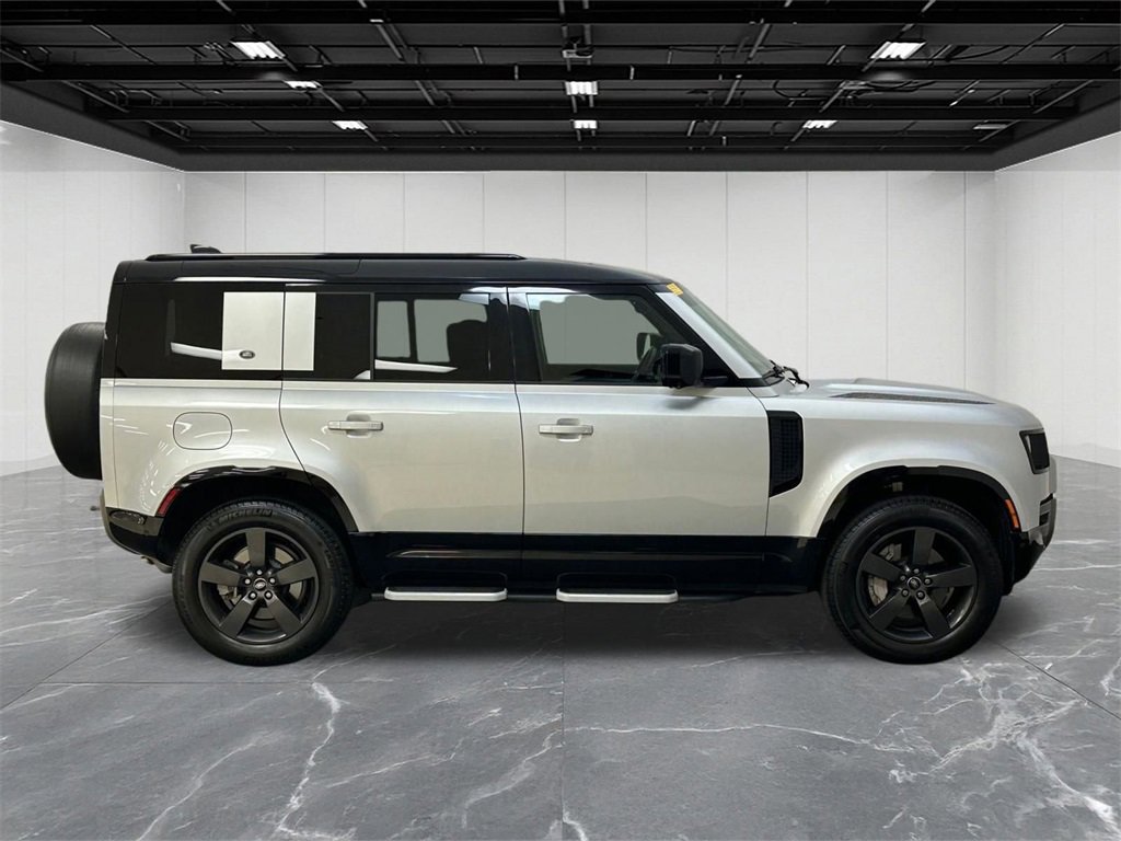 Used 2023 Land Rover Defender 110 X-Dynamic SE image 8