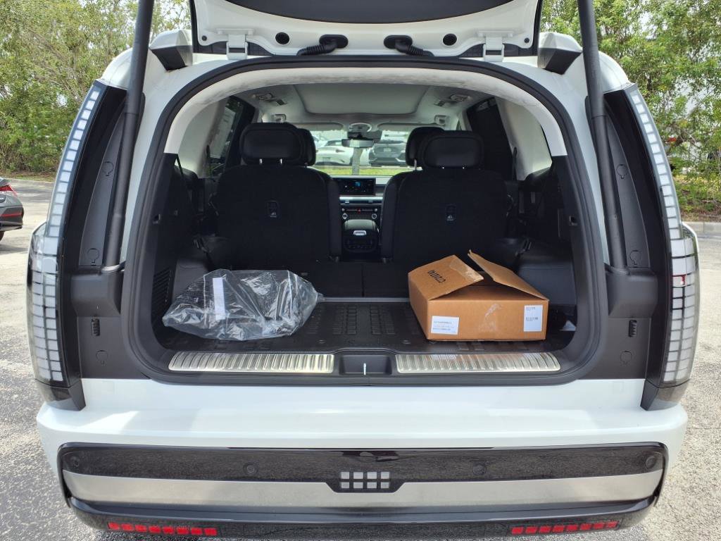 New 2026 Hyundai Ioniq 9 Calligraphy image 32