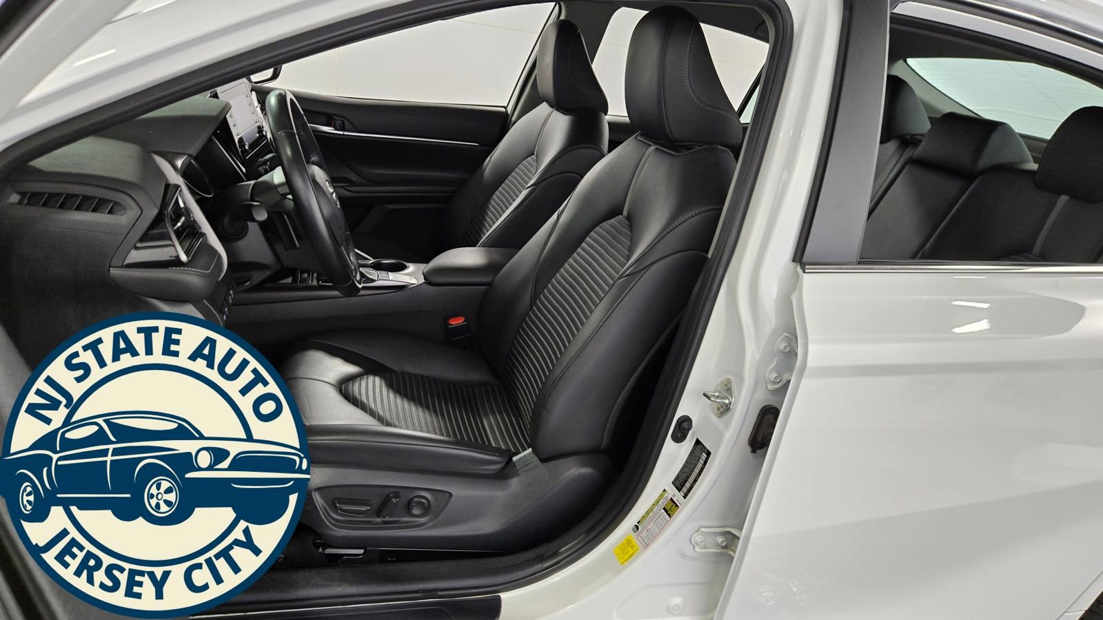 Used 2024 Toyota Camry SE image 22