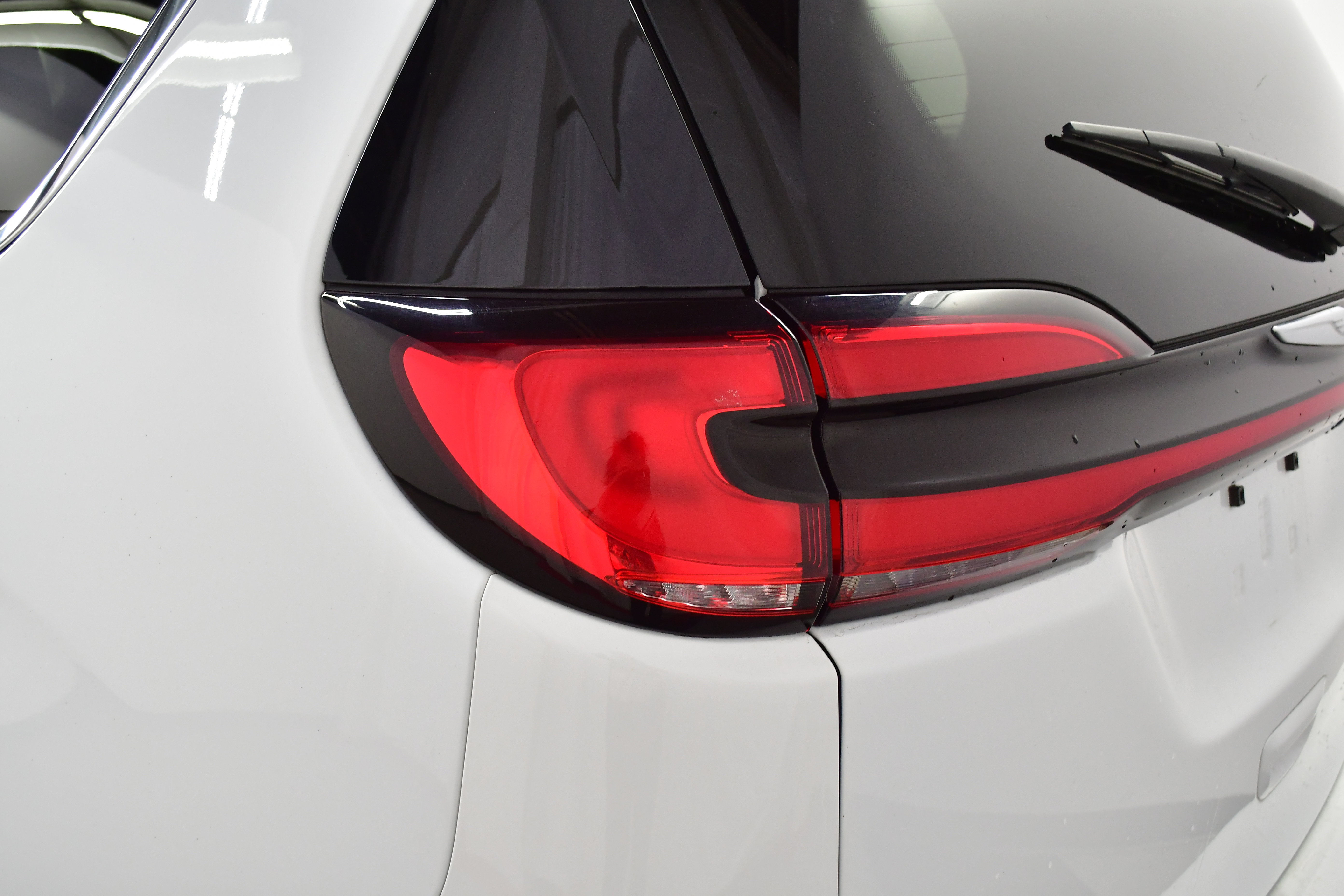 Used 2023 Chrysler Pacifica Touring-L FWD image 35