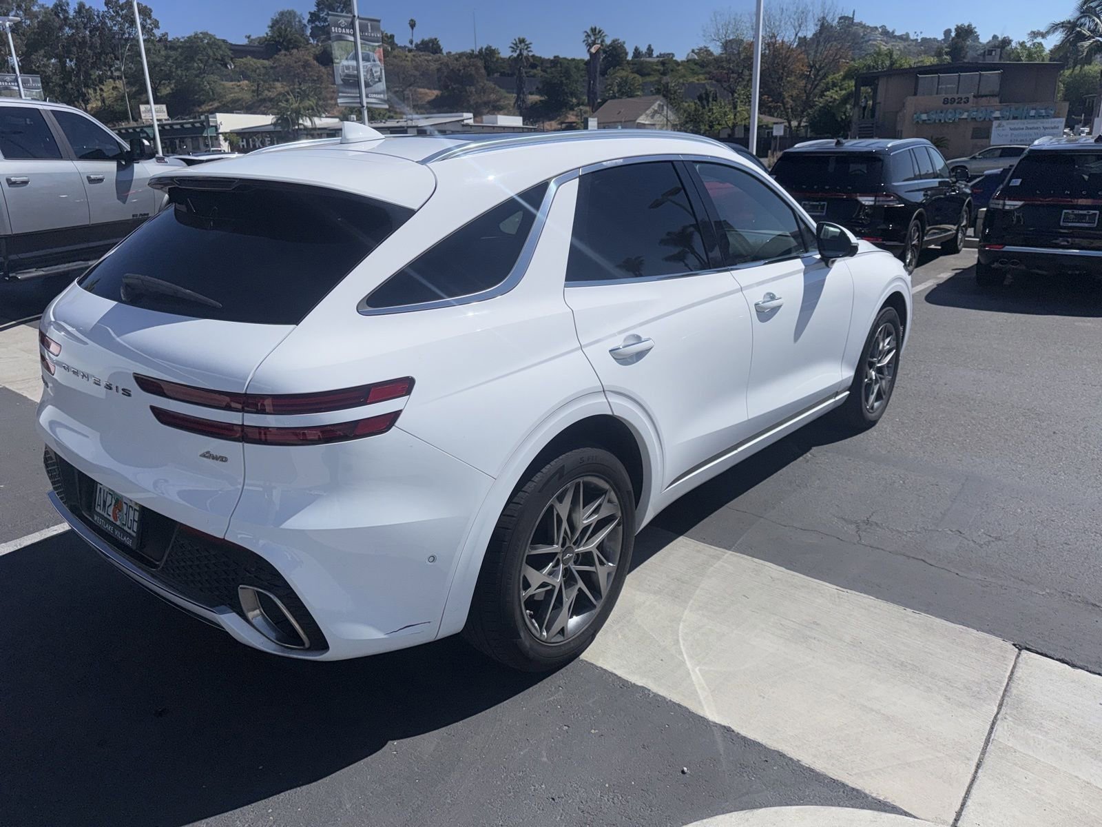 Used 2022 Genesis GV70 2.5T w/ Advanced Package image 12