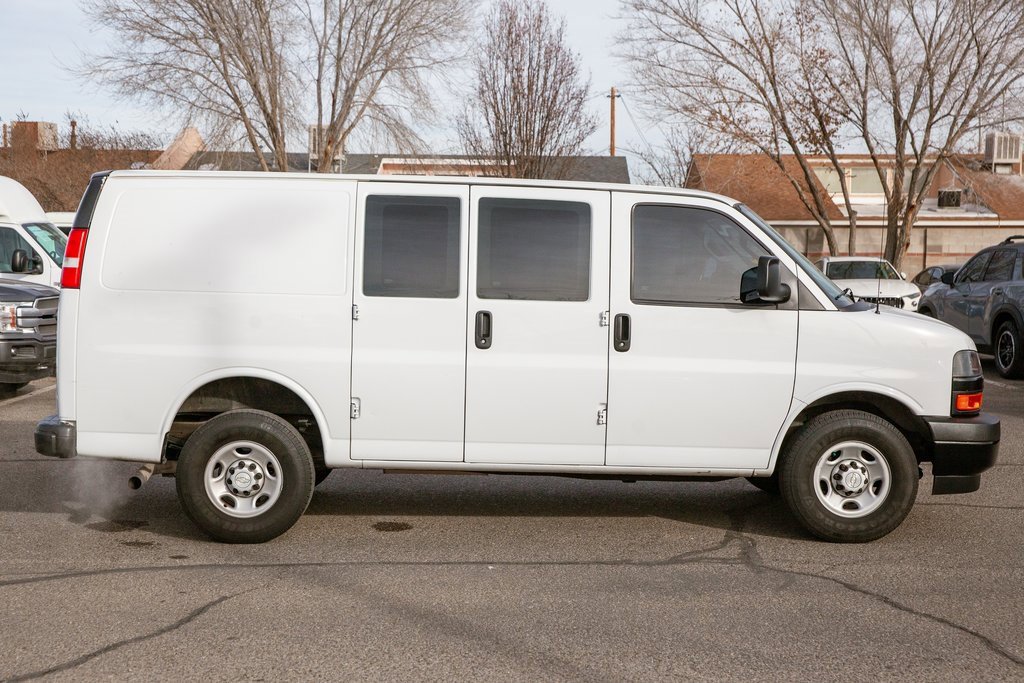 Used 2018 Chevrolet Express 2500 w/ Driver Convenience Package image 4