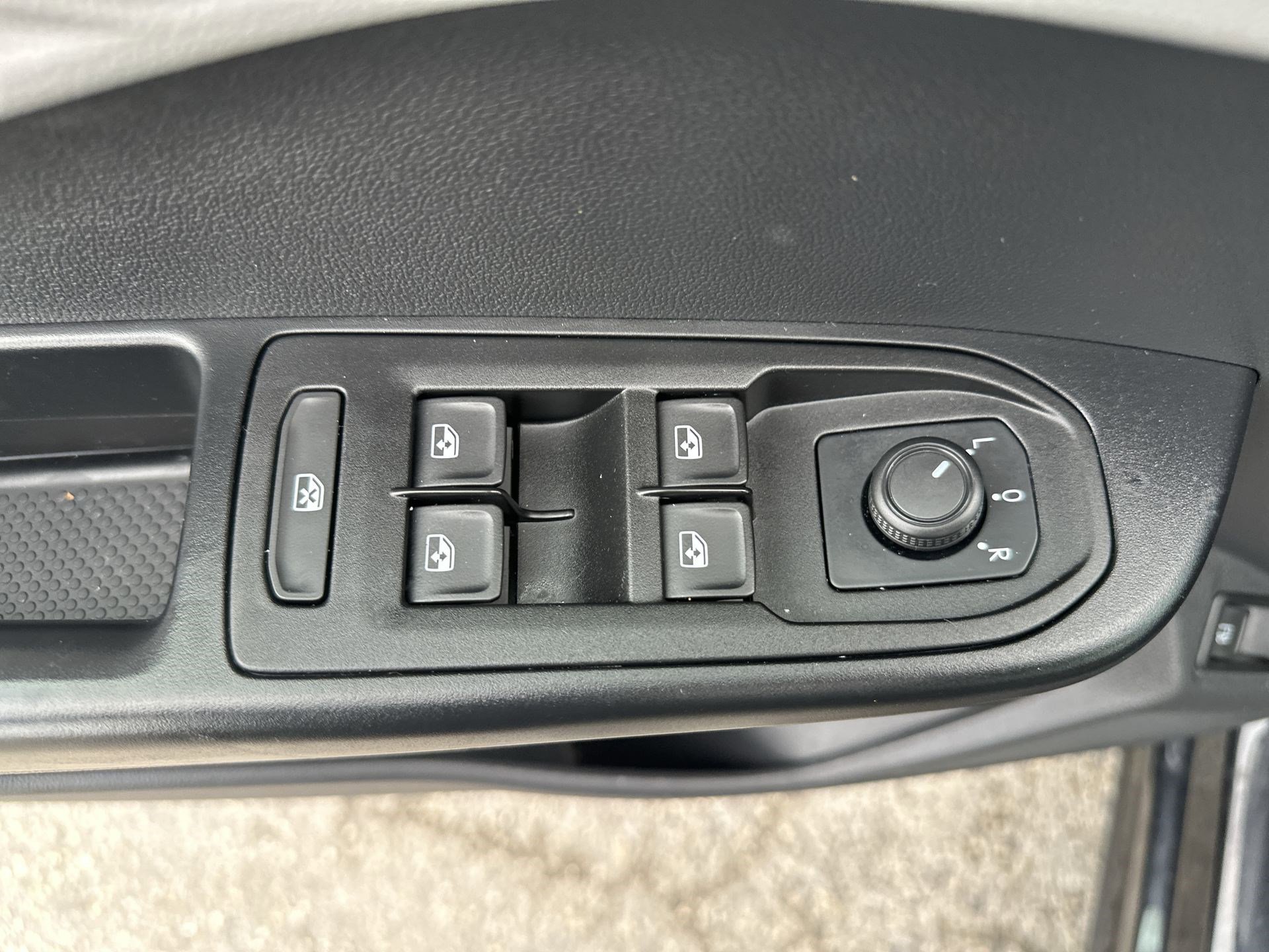 Used 2022 Volkswagen Taos S w/ IQ Drive S Package FWD image 15