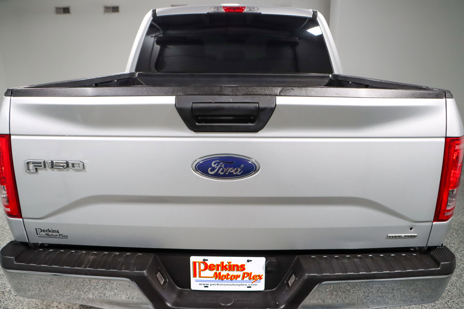 Used 2015 Ford F150 XLT image 8