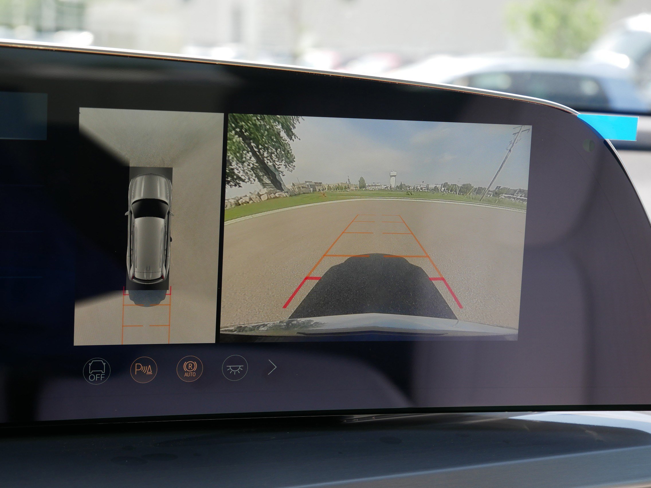 New 2026 Cadillac Vistiq Luxury w/ LPO, Floor Liner Package image 25