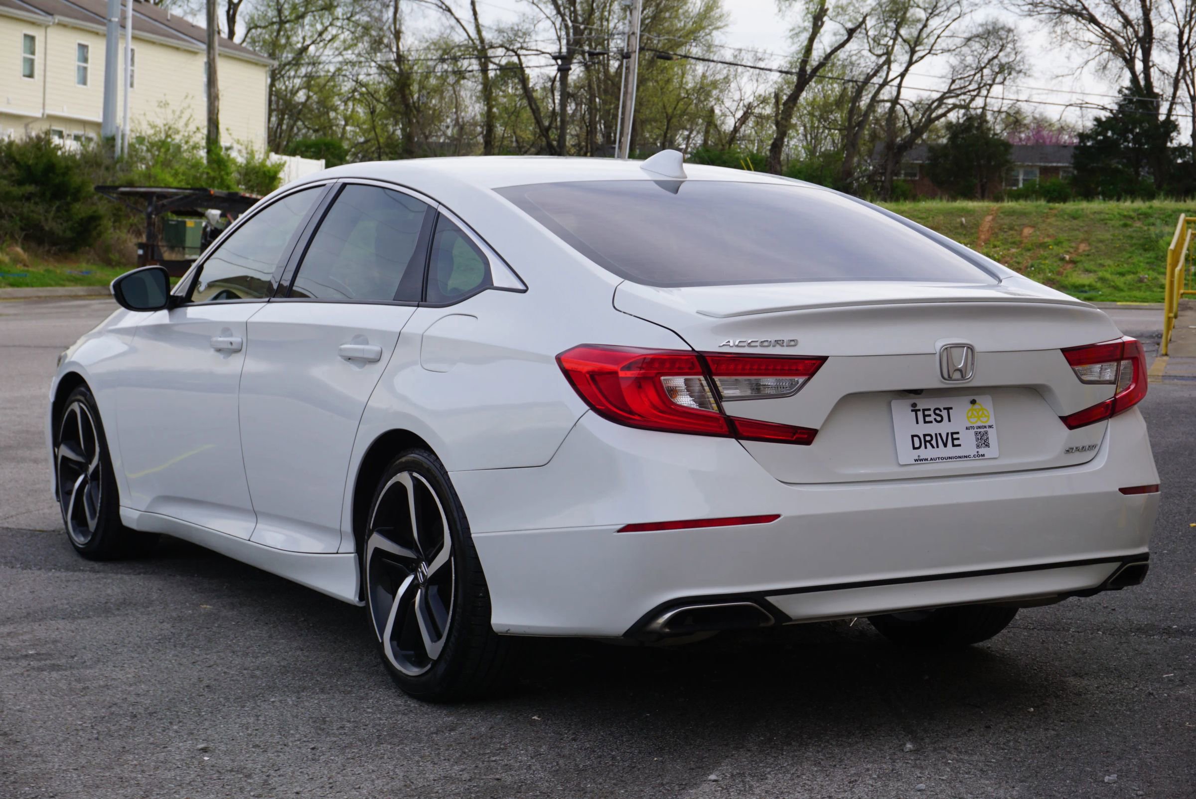 Used 2018 Honda Accord Sport image 9