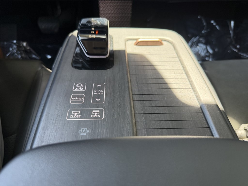 Used 2023 Nissan Ariya FWD image 24