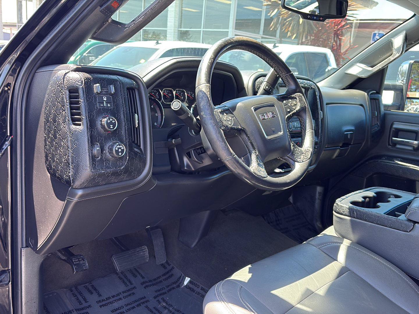 Used 2015 GMC Sierra 2500 SLE w/ SLE Preferred Package AWD/4WD image 6