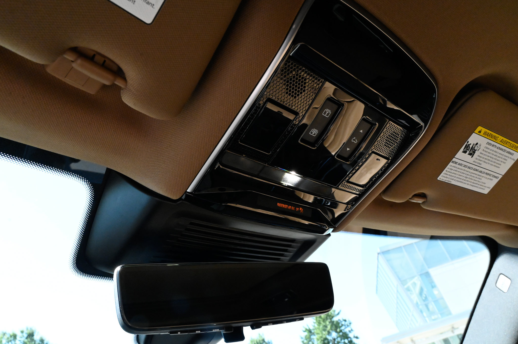 Used 2025 Land Rover Range Rover SE AWD/4WD image 31