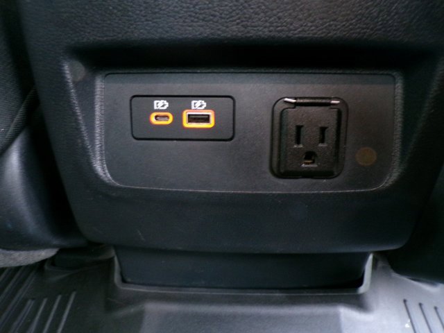 Used 2022 Nissan Frontier PRO-4X image 10