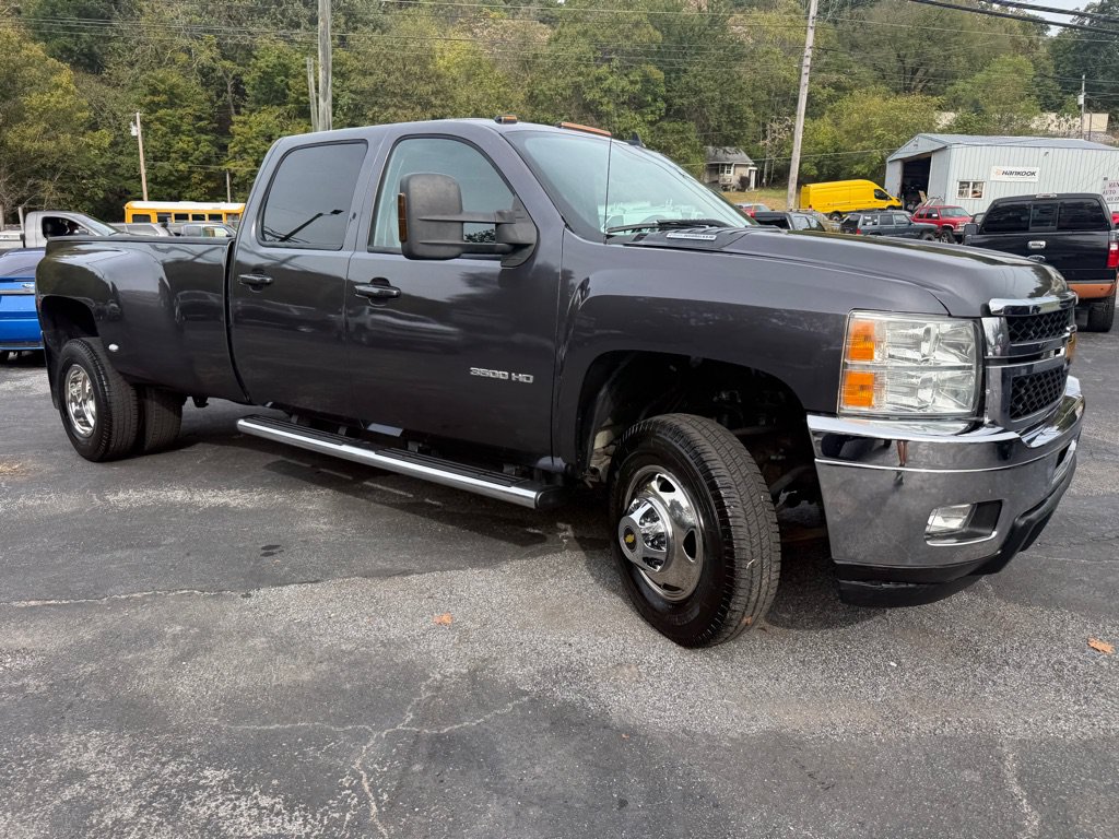 Used 2011 Chevrolet Silverado 3500 LTZ w/ LTZ Plus Package AWD/4WD image 11