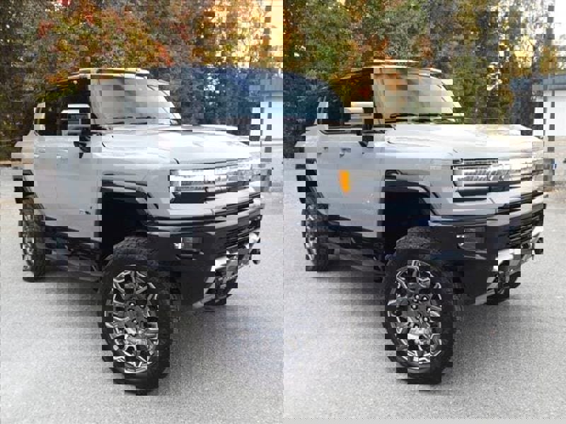 New 2025 GMC Hummer EV 3X image 2