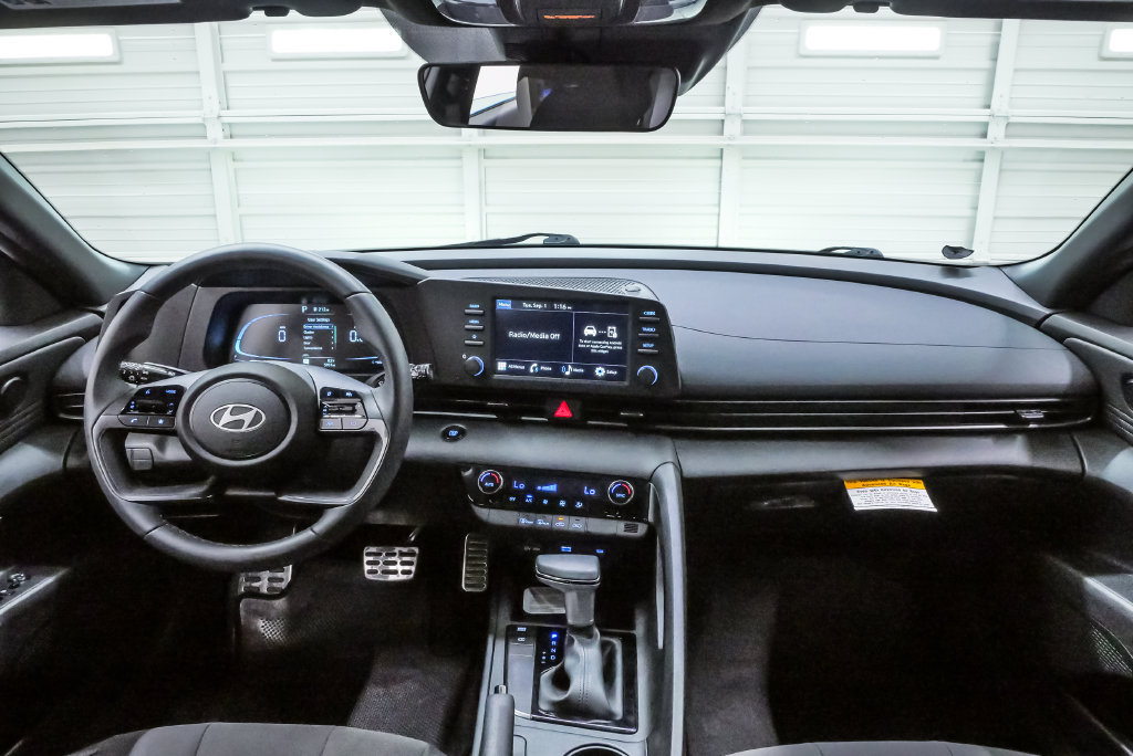 Certified 2026 Hyundai Elantra Sport FWD image 15