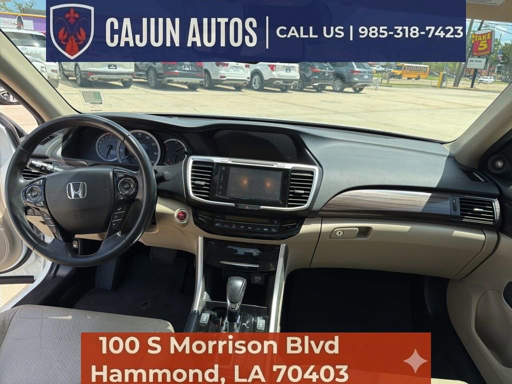 Used 2017 Honda Accord Touring image 31