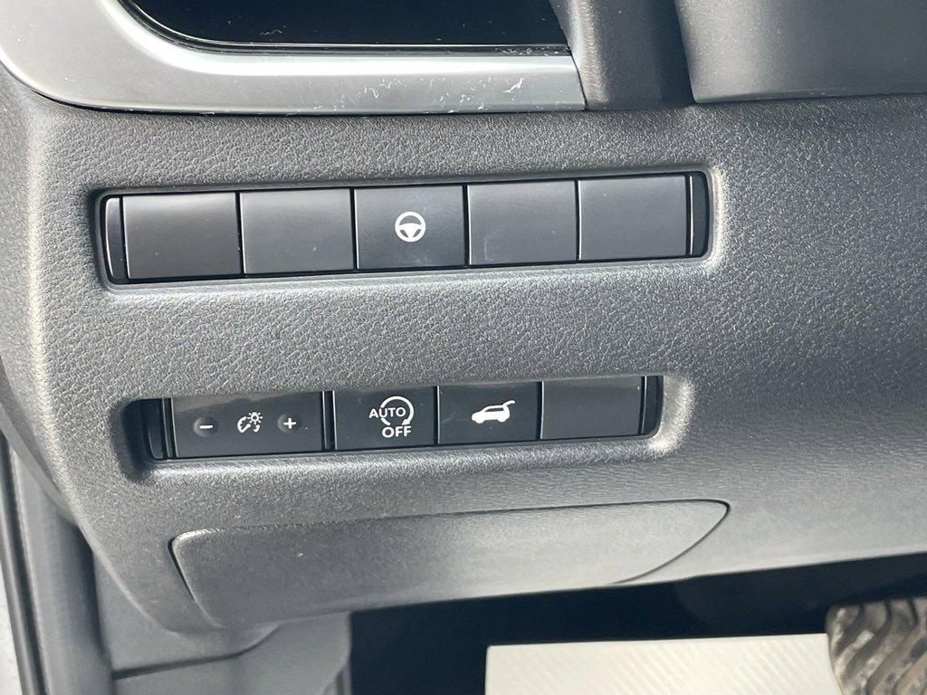 Used 2023 Nissan Rogue SL w/ SL Premium Package image 29