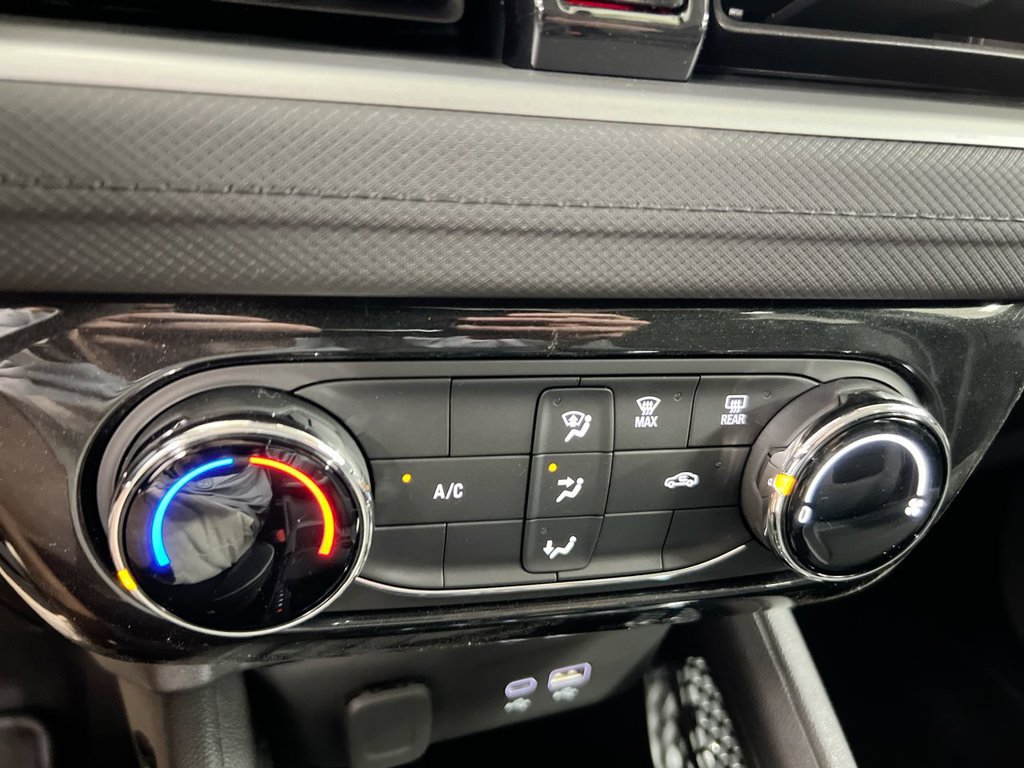 Used 2025 Chevrolet TrailBlazer LT AWD/4WD image 15