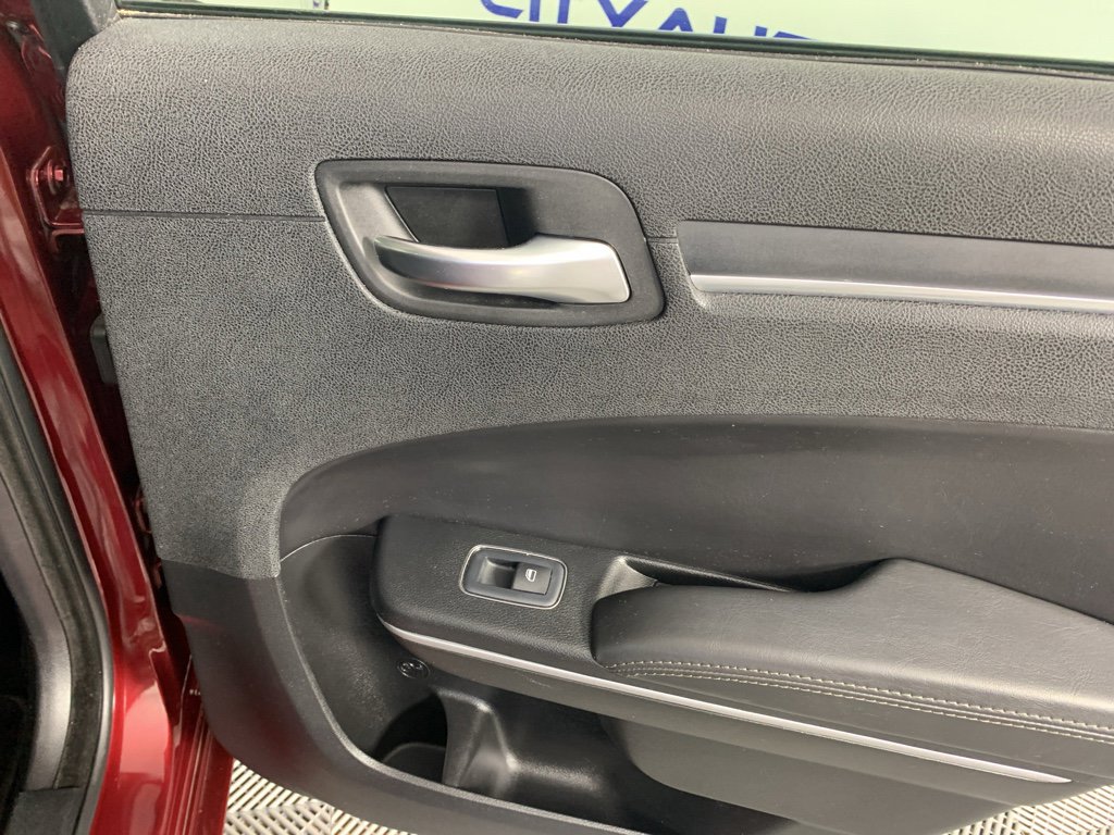 Used 2019 Chrysler 300 Limited image 38