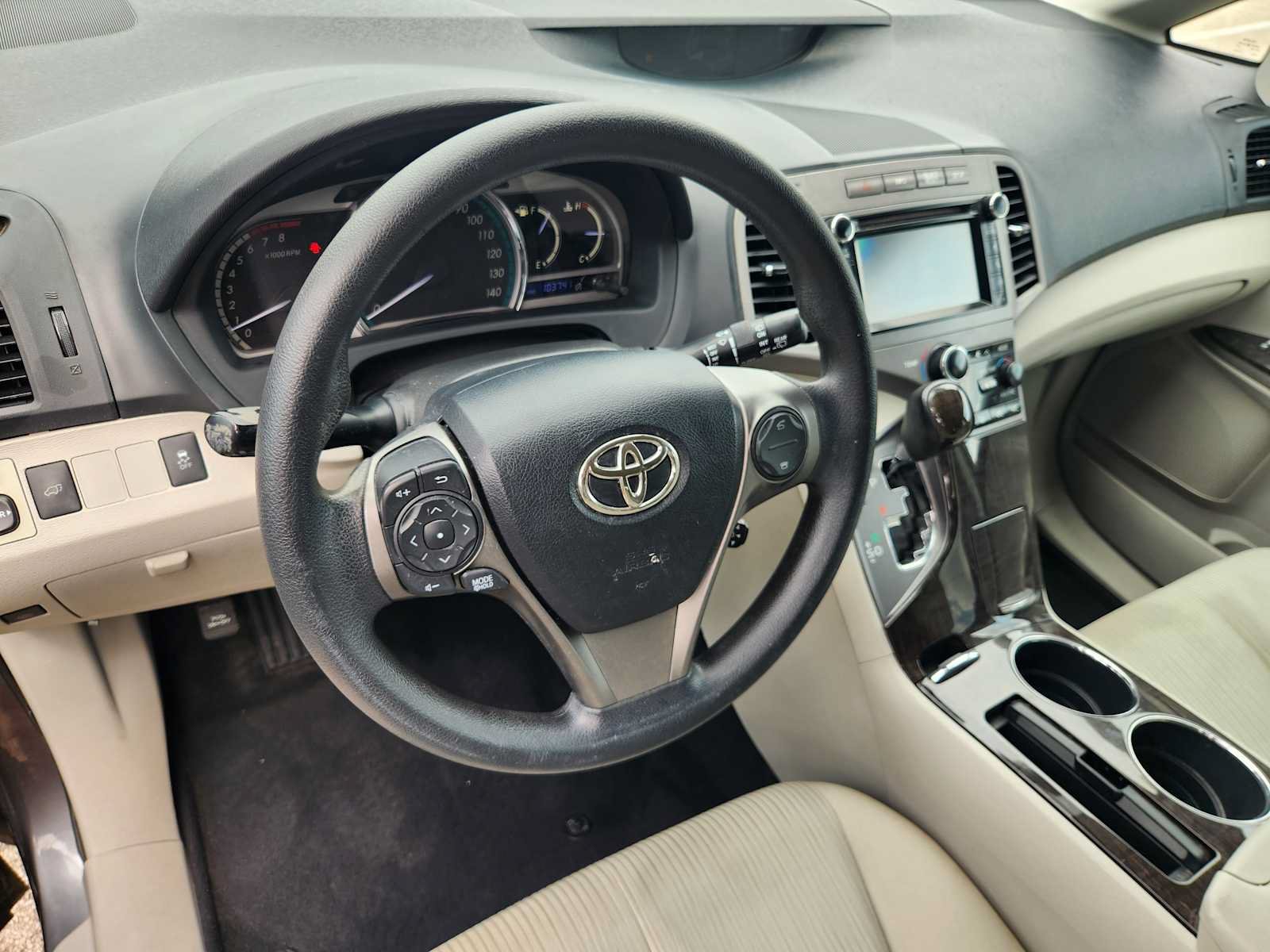 Used 2013 Toyota Venza LE w/ LE Convenience Pkg FWD image 2