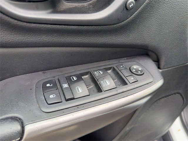 Used 2020 Jeep Cherokee Limited image 12