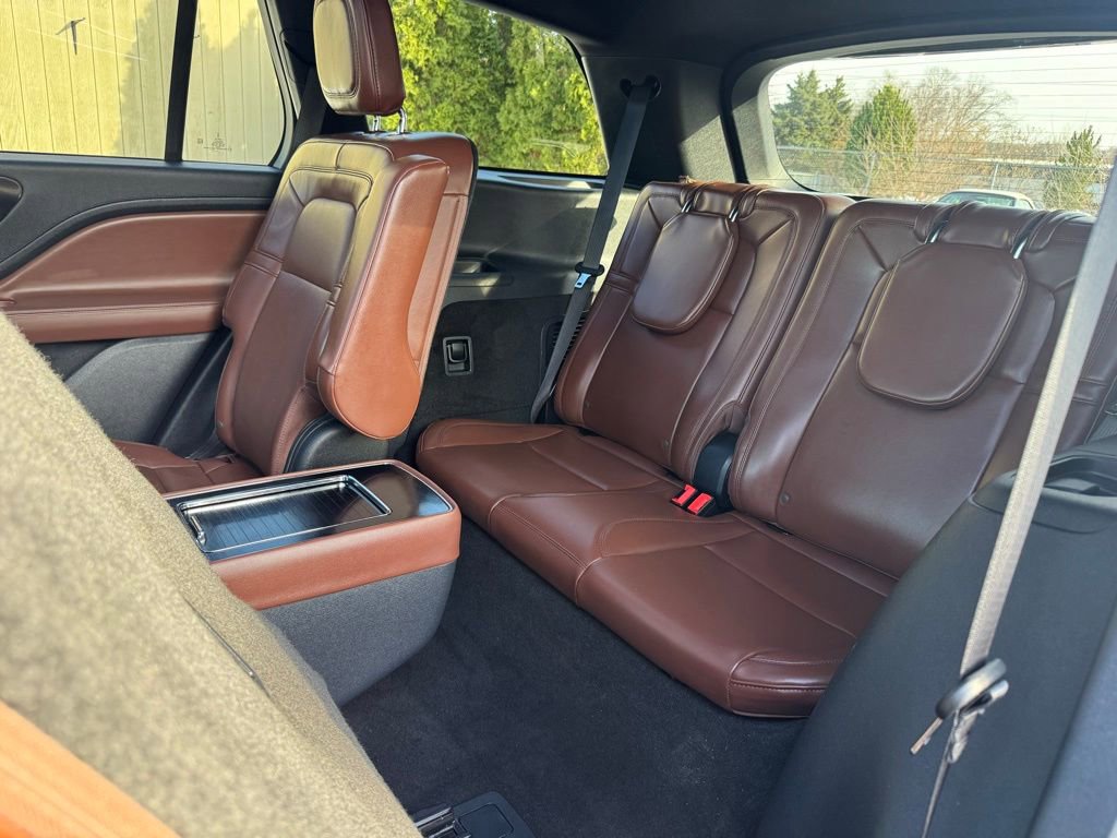 Used 2025 Lincoln Aviator Reserve w/ Jet Appearance Package image 34