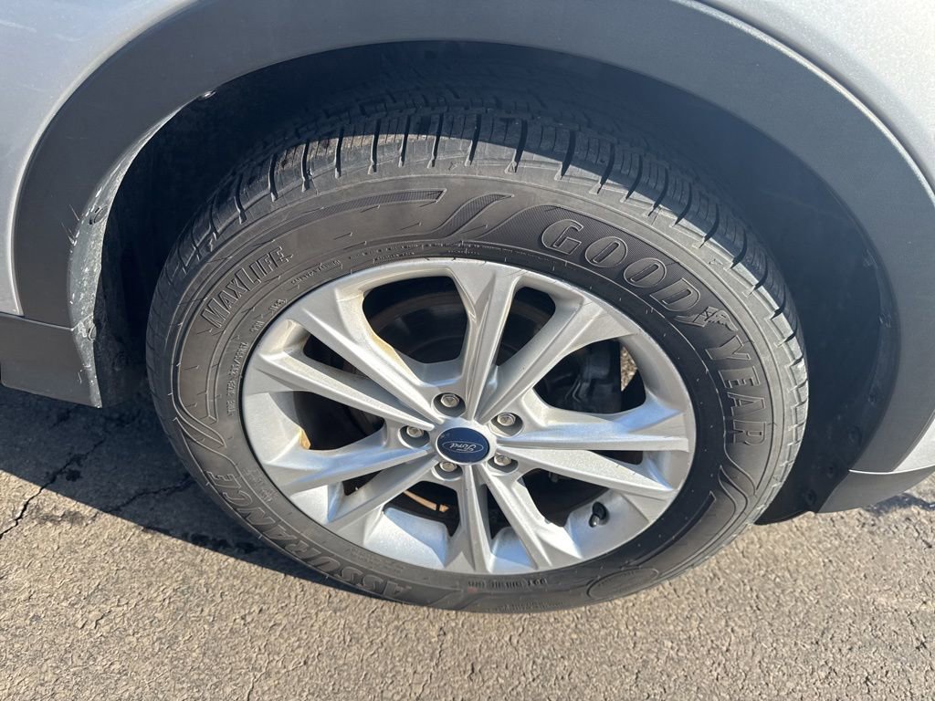 Certified 2019 Ford Escape SE image 48