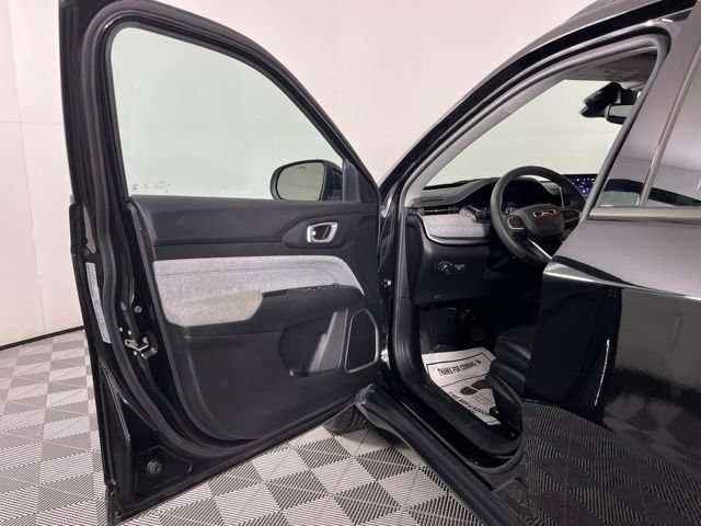 Used 2022 Jeep Compass Latitude FWD image 18