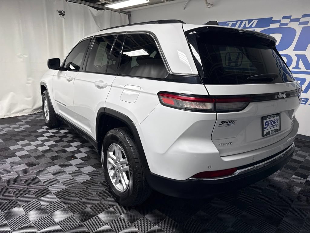 Used 2023 Jeep Grand Cherokee Laredo AWD/4WD image 8