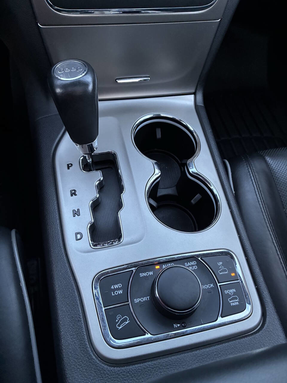 Used 2013 Jeep Grand Cherokee Overland image 22