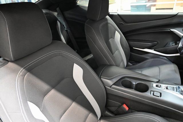 Used 2021 Chevrolet Camaro LT w/ RS Package image 9