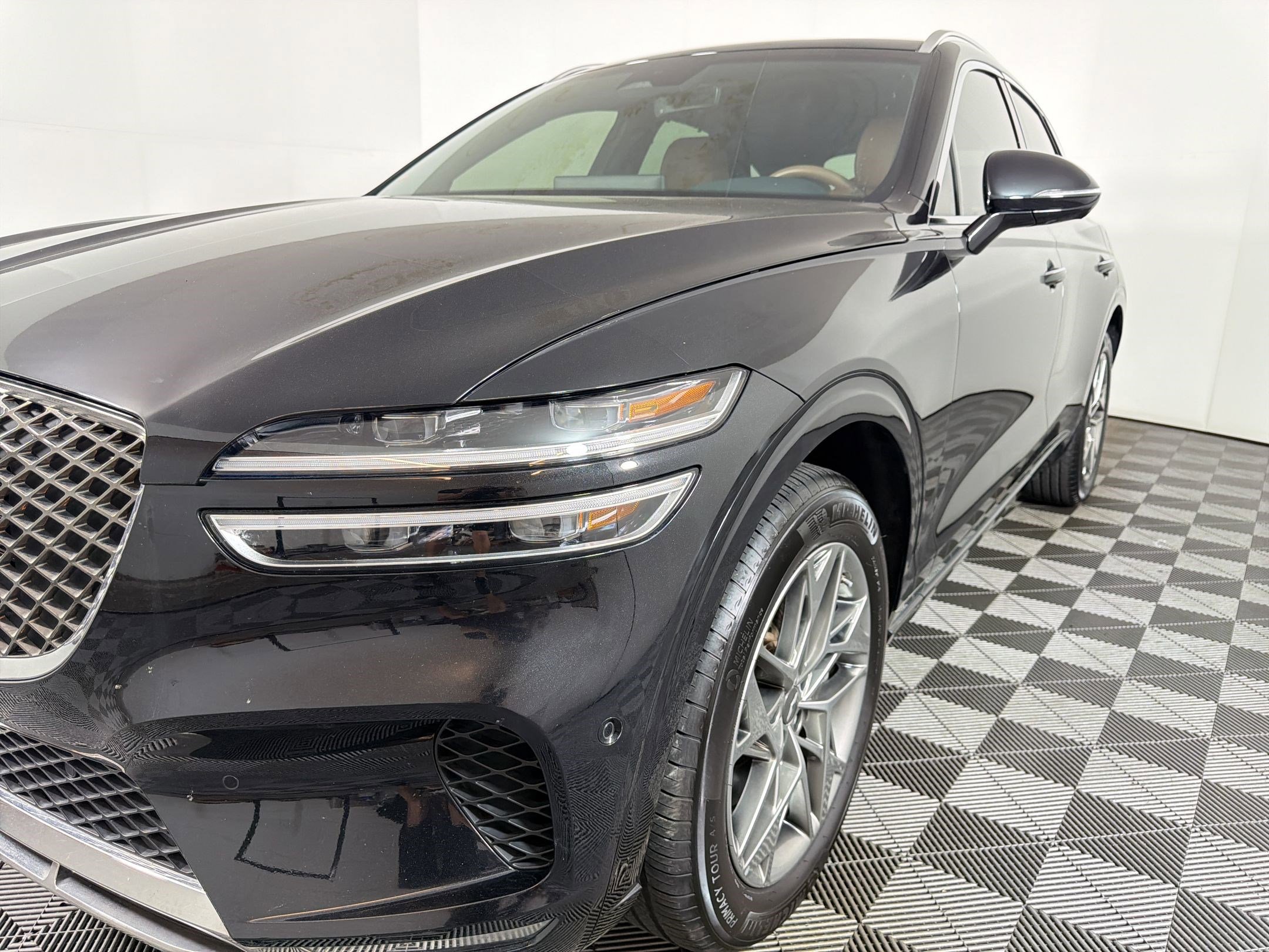 Used 2023 Genesis GV70 2.5T w/ Advanced Package AWD/4WD image 18