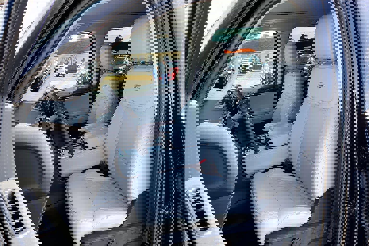 Certified 2025 Ford Expedition Platinum image 8