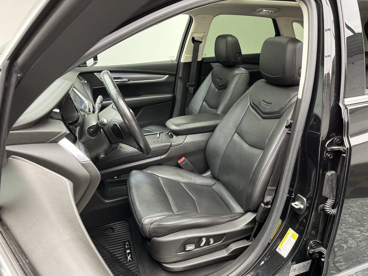 Certified 2018 Cadillac XT5 Premium Luxury AWD/4WD image 11