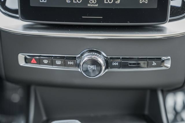 New 2026 Volvo XC90 T8 Plus w/ Protection Package Premier AWD/4WD image 23