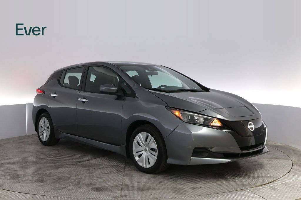 Used 2025 Nissan Leaf S FWD image 13