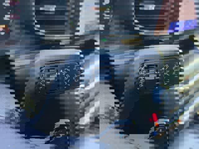 Used 2020 Ford Explorer Limited image 28