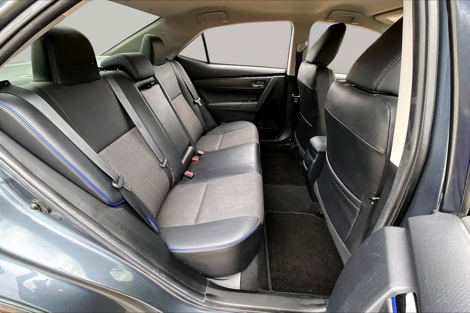 Used 2018 Toyota Corolla SE FWD image 18