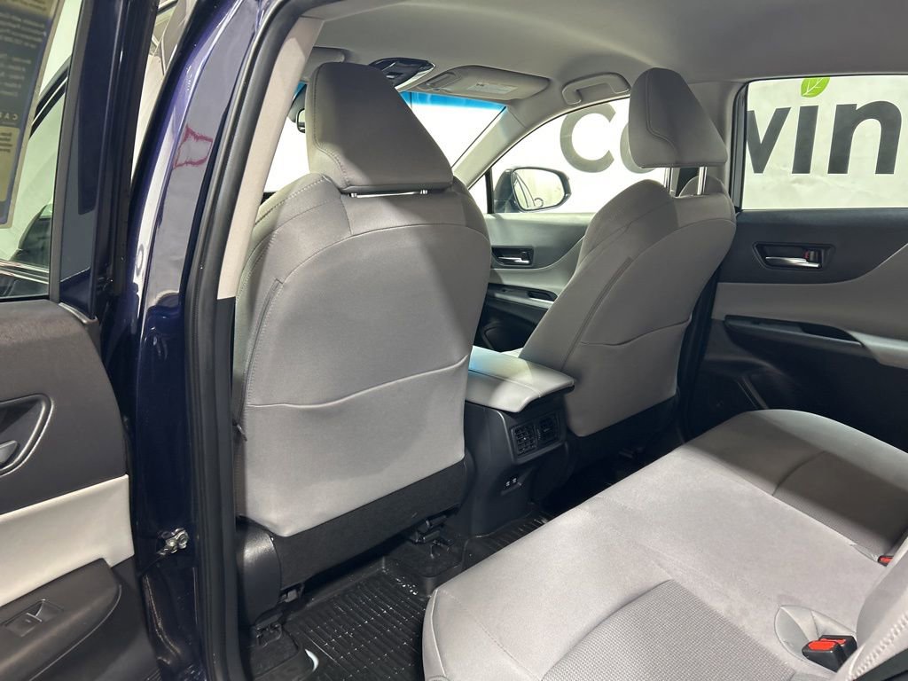 Used 2022 Toyota Venza LE image 17