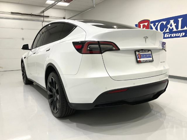 Used 2022 Tesla Model Y Long Range image 10